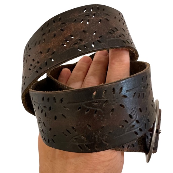 Leather Filigree Belt M - Picture 3 of 4